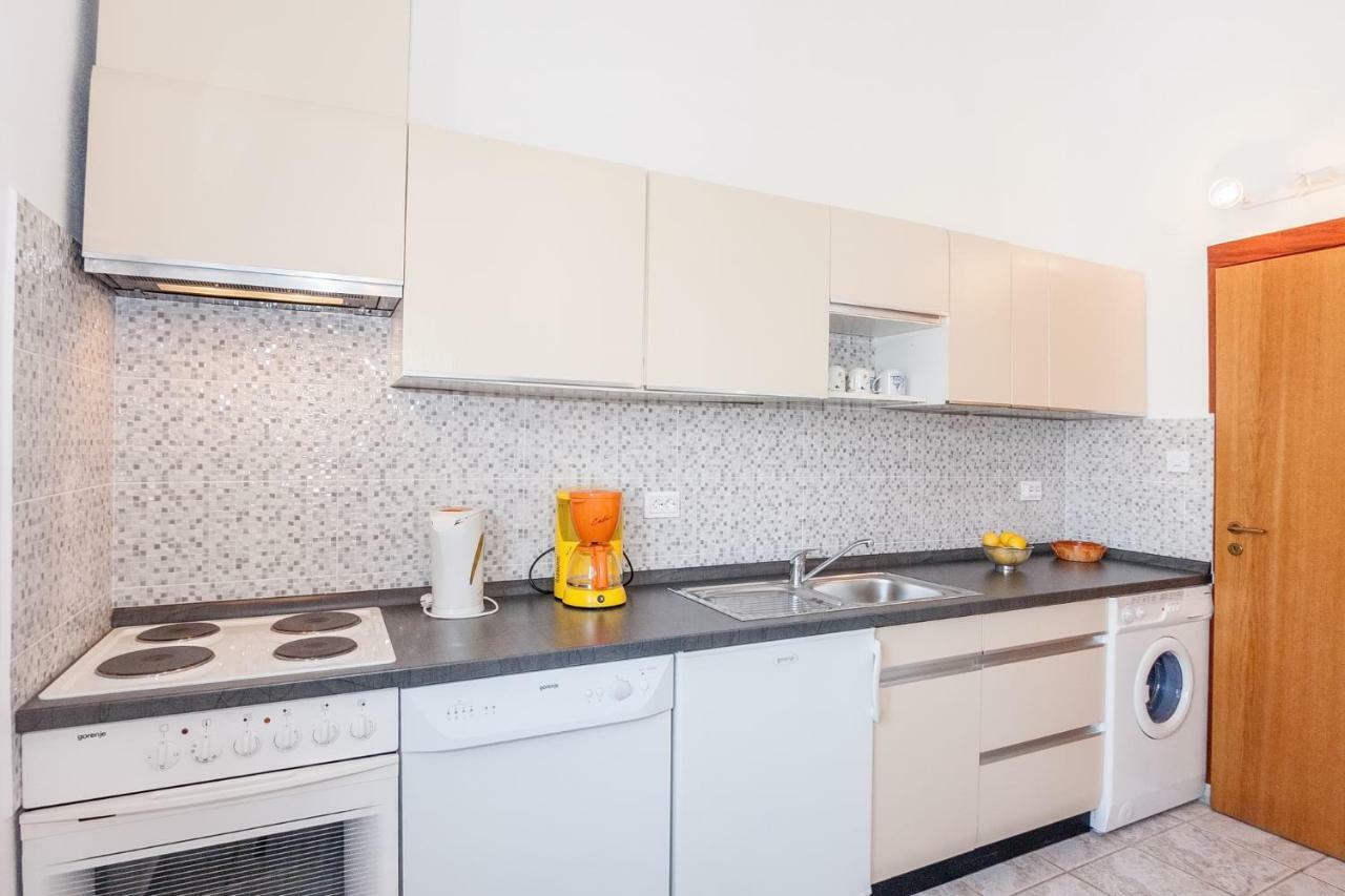 Velijoze Appartement *