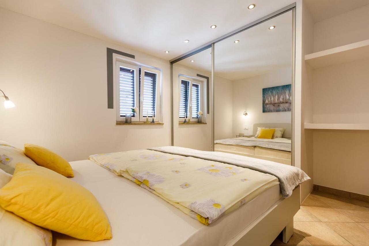 Velijoze Apartment